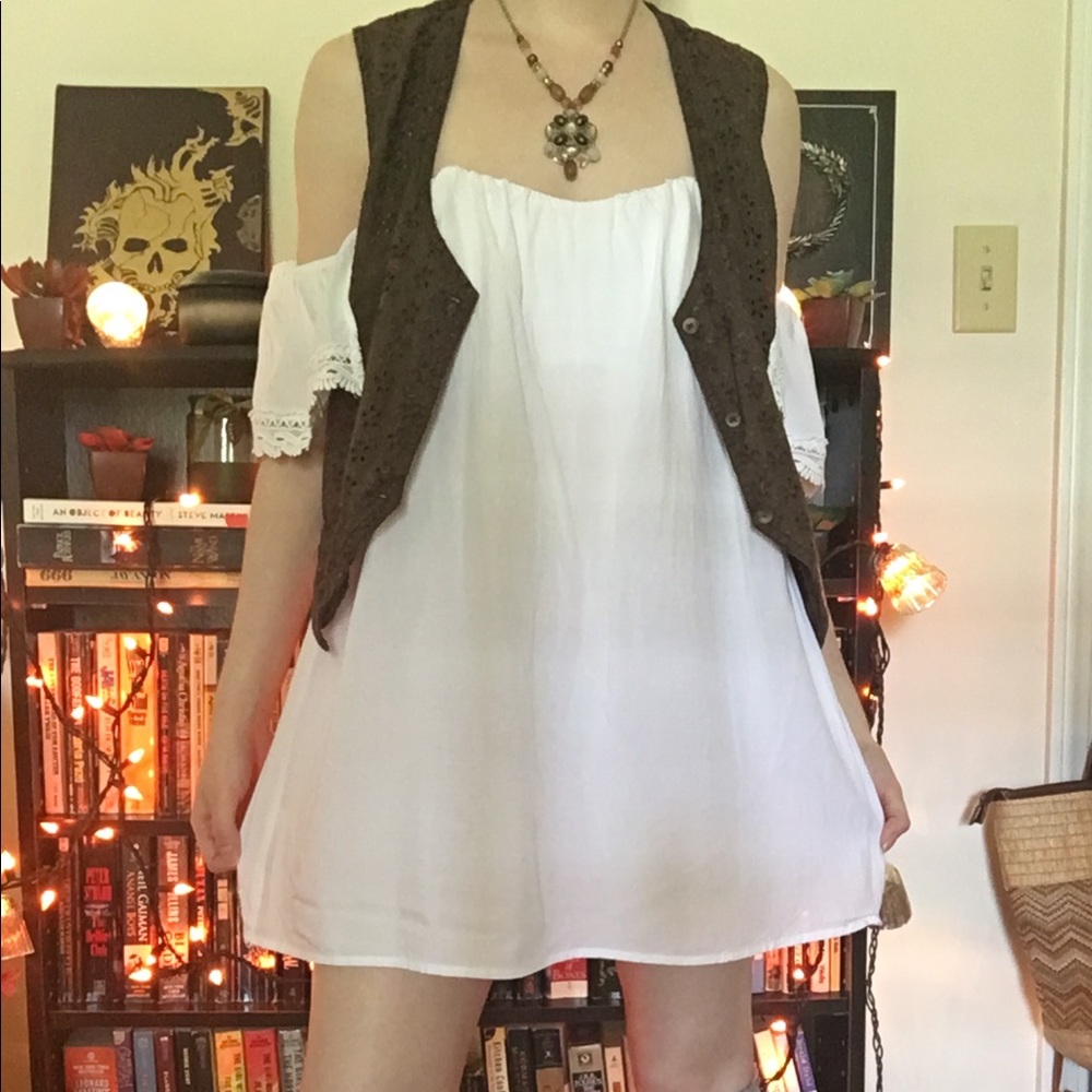 🌸 Flying Tomato White Off Shoulder Dress